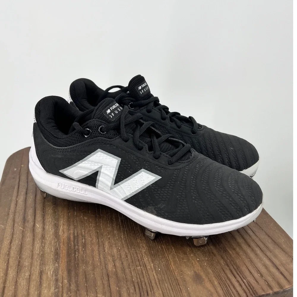 New Balance FuelCell Fuse v4 Metal Softball Cleats Black White SMFUSEK4 Womens 8